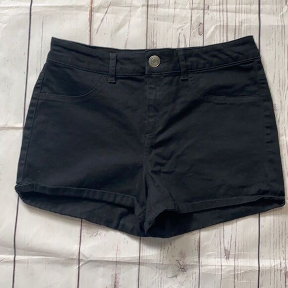 So shorts  - Picture 1 of 5